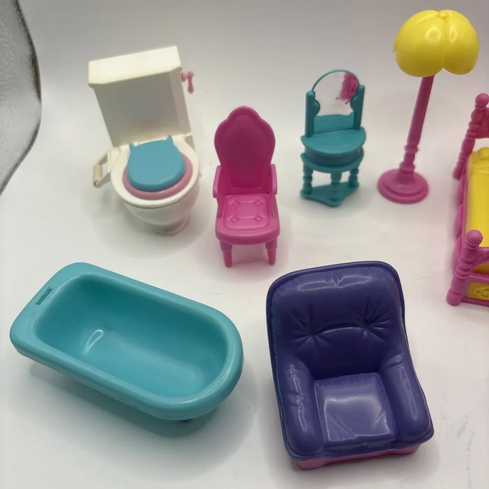11 Vintage‎ Lot Of Doll House Plastic Furniture Colorful Bedroom Bathroom